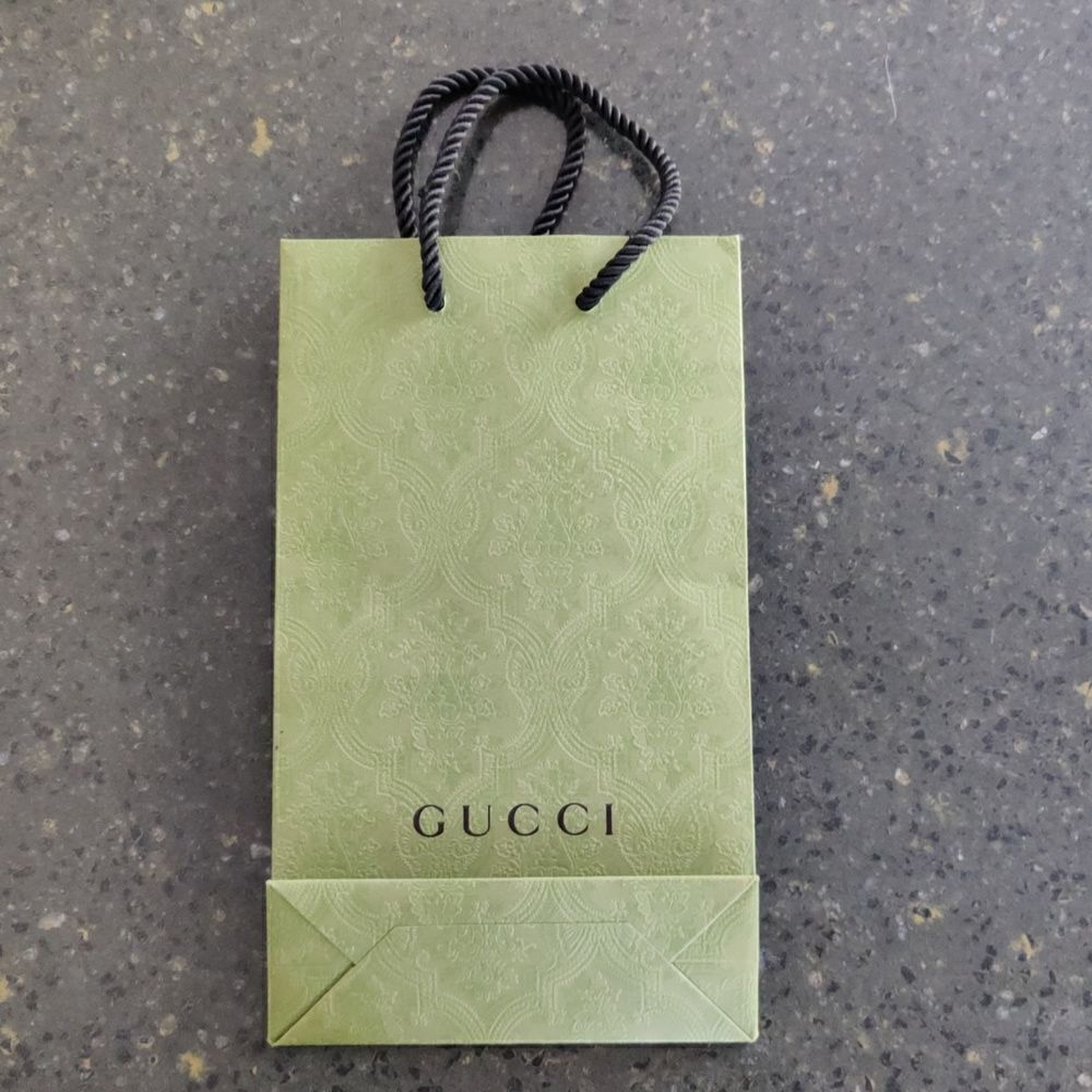 Authentic Gucci shopping bag - Picture 3 of 5